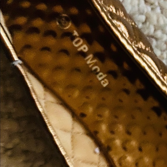 SOLD!!! Lot of 2: Naughty Monkey and Top Moda sandals - Picture 6 of 7